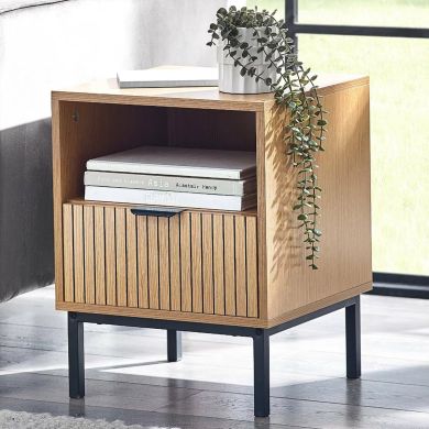 Sia Wooden Side Table With 1 Drawer In Oak